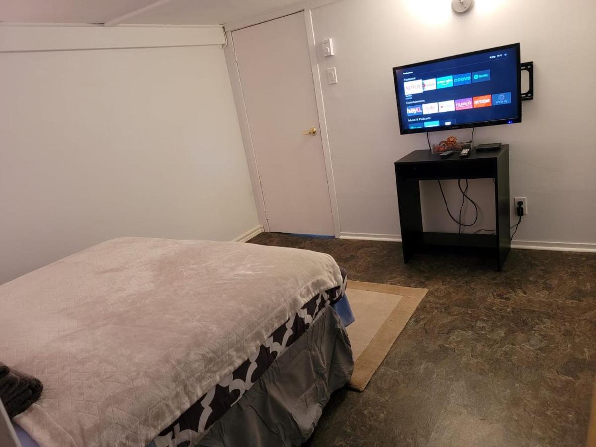 Lower Level Apt 6Ft High Close To Hwy Netflix Wifi Apartment เอ็ดมันด์สตัน ภายนอก รูปภาพ