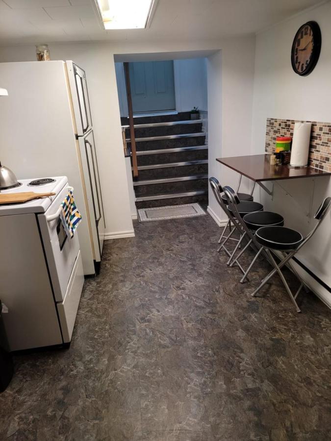 Lower Level Apt 6Ft High Close To Hwy Netflix Wifi Apartment เอ็ดมันด์สตัน ภายนอก รูปภาพ